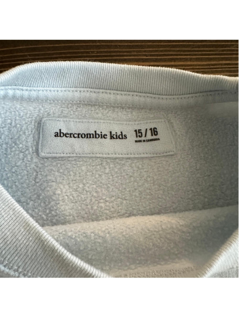 Girls Abercrombie Kids Mickey Mouse Sweatshirt 15/16 Thumbholes - Picture 2 of 8